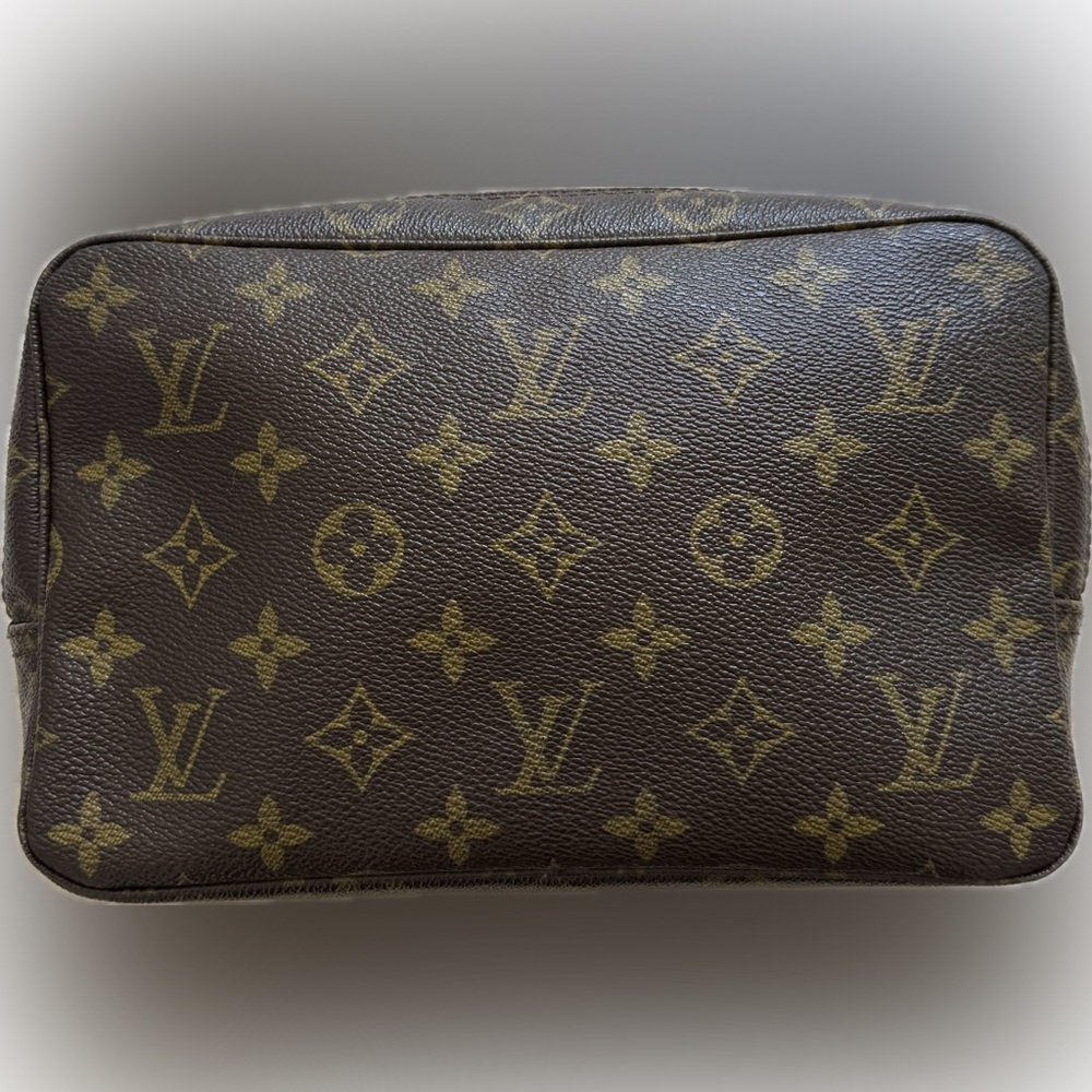 Louis Vuitton Trousse Toilette 23 Cosmetic Pouch Monogram